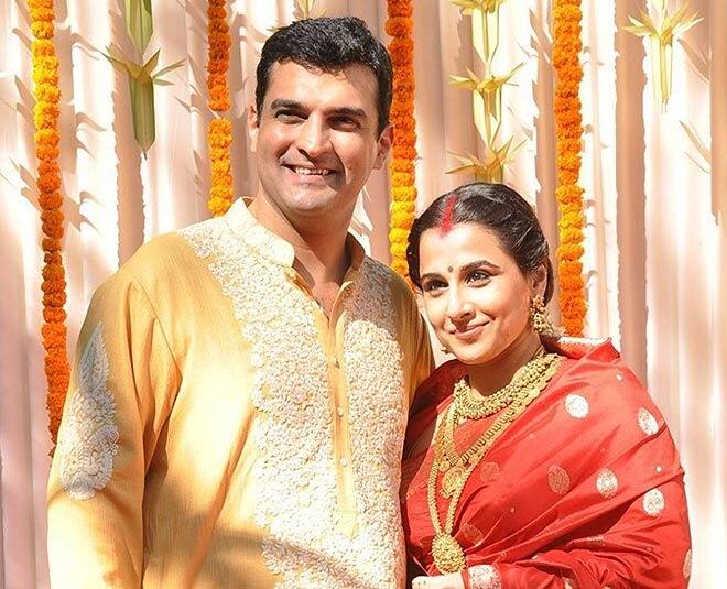 सिद्धार्थ रॉय कपूर ने 2012 में विद्या बालन से शादी की है. इससे पहले यूटीवी के हेड ने अपनी बचपन की दोस्त के साथ शादी की थी. फिर 2011 में उन्होंने एक टीवी प्रोड्यूसर के साथ रिश्ता जोड़ा था लेकिन एक साल बाद ही उन्होनें विद्या बालन संग सात फेरे ले लिए.