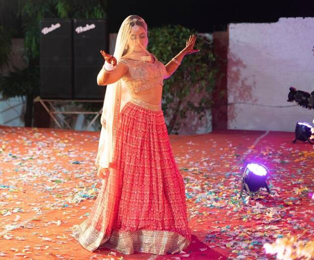 Aishwarya Sharma looked mesmerizing on stage.