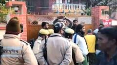 IT Raids: छापेमारी ने बढ़ाया यूपी का सियासी पारा, आयकर विभाग ने निकाला हिसाब सारा