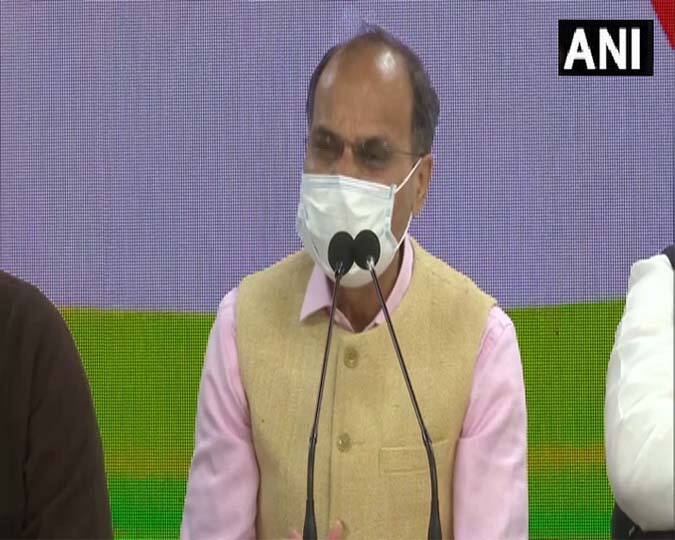 बहुमताच्या जोरावर सरकारने विरोधकांना दडपून टाकले, काँग्रेस नेते अधीर रंजन चौधरी यांचा आरोप (Photo :@ANI/Twitter)