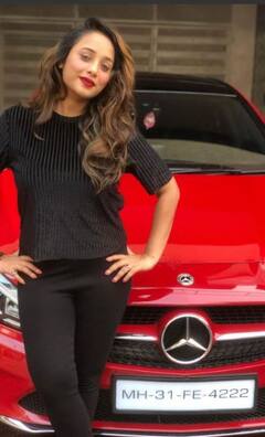 Rani Chatterjee ने अपनी चमचमाची रेड मर्सीडीज के साथ दिए जमकर पोज, फोटो शेयर कर कैप्शन में लिखी ये खास बात