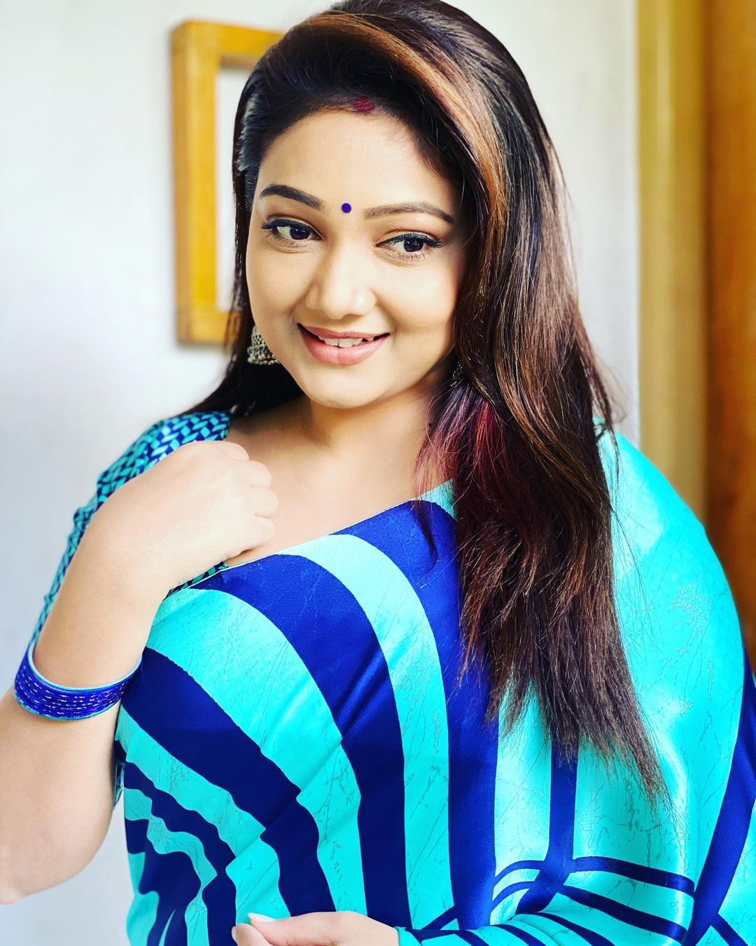 Roja serial actress priyanka nalkari unknown interesting facts