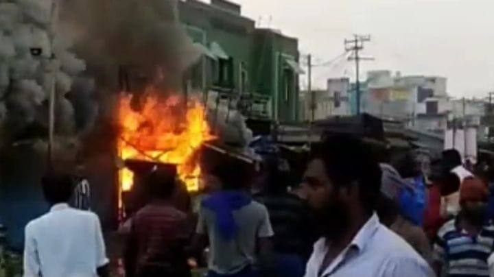 Sudden fire at Trichy Gandhi Market - 2 admitted to hospital திருச்சி காந்தி மார்க்கெட்டில் திடீர் தீவிபத்து - 2 பேர் மருத்துவமனையில் அனுமதி