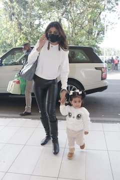 Shilpa Shetty's TWINS With Baby Daughter Samisha At The Airport- See Pics
