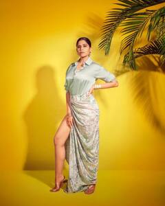 Saie Tamhankar: बिंधास्त सईचा हटके लूक पाहिलात का?