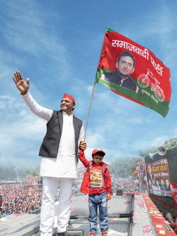 अखिलेश यादव का Political Career