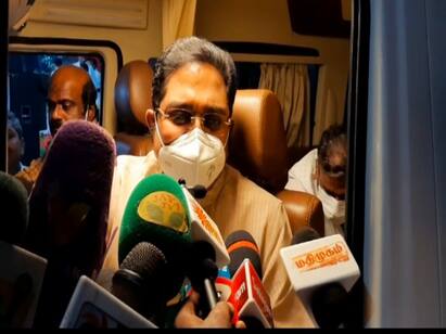 TTV Dinakaran, general secretary of AMMK Party, blames DMK பழைய குருடி கதவை திறடி என்பதை போல் மத்திய அரசுடன் திமுக இணக்கம் - டிடிவி குற்றச்சாட்டு