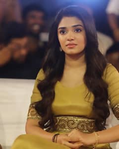 Krithi Shetty Photos: లిప్ లాక్ ఉండాల్సిందే అంటోన్న శ్యామ్ సింగరాయ్ బ్యూటీ కృతిశెట్టి