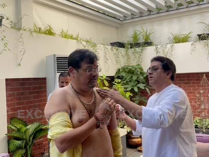MNS Raj Thackeray viral video with his karyakarta Find out exactly what happened 'आण रे तो मलम',...अन् राज ठाकरेंनी कार्यकर्त्याच्या सुजलेल्या हातावर स्वत: मलम लावलं