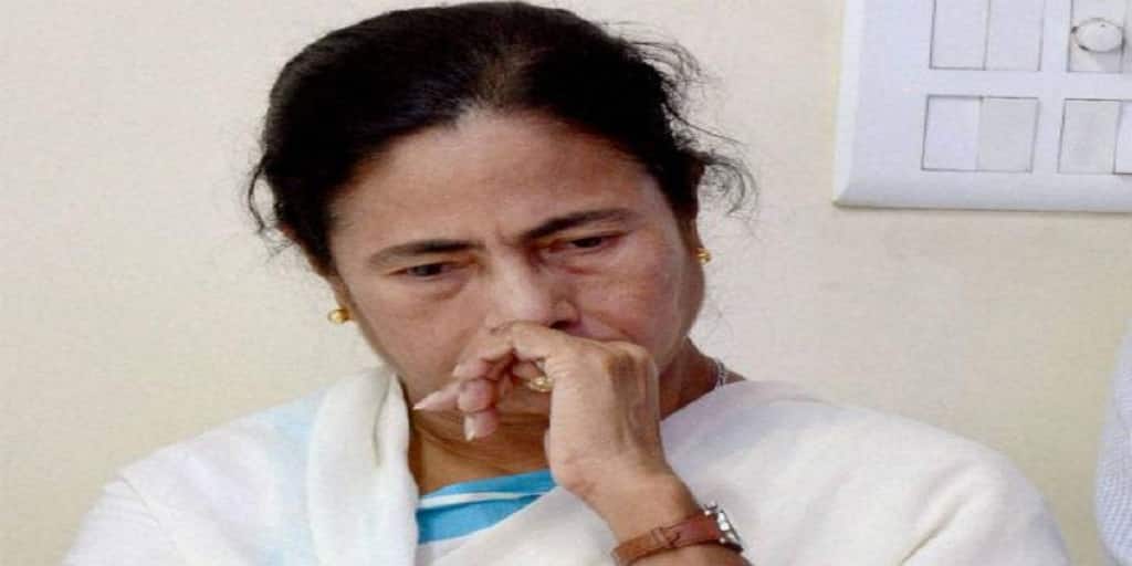 West Bengal CM Mamata Banerjees Security's arms gun stolen Mamata Banerjee: মমতার নিরাপত্তারক্ষীদের পিস্তল চুরি ট্রেনে