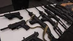 Kolkata: বড়দিনের আগে STF-এর অভিযানে উদ্ধার ১৩ কেজি বিস্ফোরক, অস্ত্র-সহ গ্রেফতার ২| Bangla News