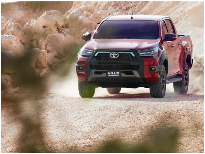 Toyota Hilux Review: 8 इंच टचस्क्रीन और 18 इंच के व्हील्स के साथ आएगी दमदार इंजन वाली टोयोटा हिलक्स, ये फीचर भी मिलेंगे