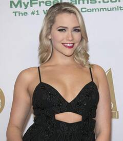 Year Ender 2021: વર્ષ 2021માં સૌથી વધુ સર્ચ કરાયેલા એડલ્ટ સ્ટાર્સ