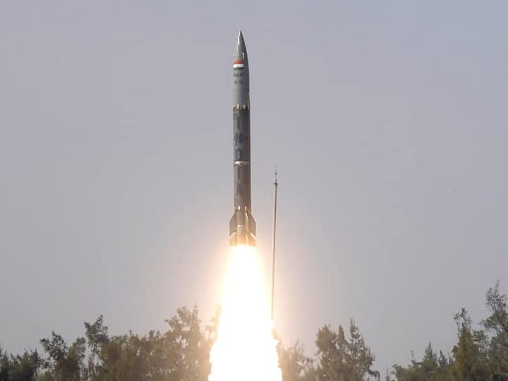 second flight test of 'Pralay' missile was successful, Defense Minister Rajnath Singh congratulated DRDO Indian Missiles : 'प्रलय' क्षेपणास्त्राची दुसरी चाचणी यशस्वी, संरक्षणमंत्री राजनाथ सिंह यांनी केलं अभिनंदन