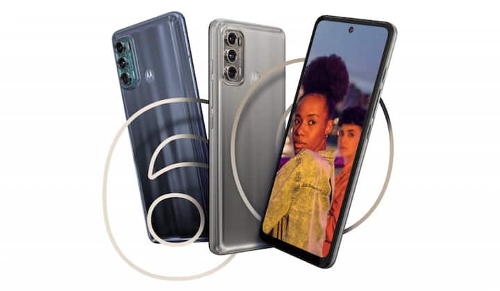 MOTOROLA G60 में 6GB की रैम के साथ 128GB की इंटरनल मैमोरी दी गई है. इसमें 6000mAH की बैटरी दी गई है. इसमें 108 मेगापिक्सल का प्राइमरी रियर कैमरा और 32 मेगापिक्सल का फ्रंट कैमरा दिया गया है. यह डुअल सिम स्मार्टफोन है. इसमें 6.78 इंच की डिस्प्ले मिलेगी. फ्लिपकार्ट पर इसकी कीमत 18,099 रुपये है.