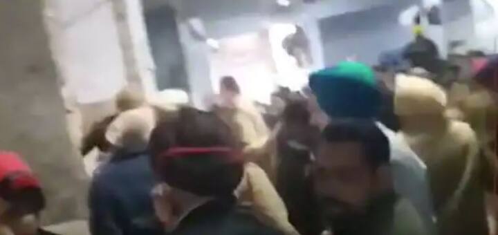 ਘਟਨਾ ਦੀ ਜਾਣਕਾਰੀ ਮਿਲਦੇ ਹੀ ਮੌਕੇ 'ਤੇ ਪਹੁੰਚ ਪੁਲਿਸ ਨੇ ਰਾਹਤ ਬਚਾਅ ਕਾਰਜ ਕੀਤਾ। ਵਡੇਰਾ ਜਾ ਰਿਹਾ ਹੈ ਕਿ ਅਦਾਲਤ ਨੇ ਜੋ ਰੀਡਰਸ ਦੇ ਕਮਰੇ ਵਿਚ ਉਨ੍ਹਾਂ ਦੇ ਨਜ਼ਦੀਕੀ ਵਾਕ ਵਿਚ ਇਹ ਬਲਾਸਟ ਹੋਇਆ ਹੈ, ਇਕ ਸ਼ਖਸ ਦੀ ਪੁਸ਼ਟੀ ਹੋਈ ਹੈ।