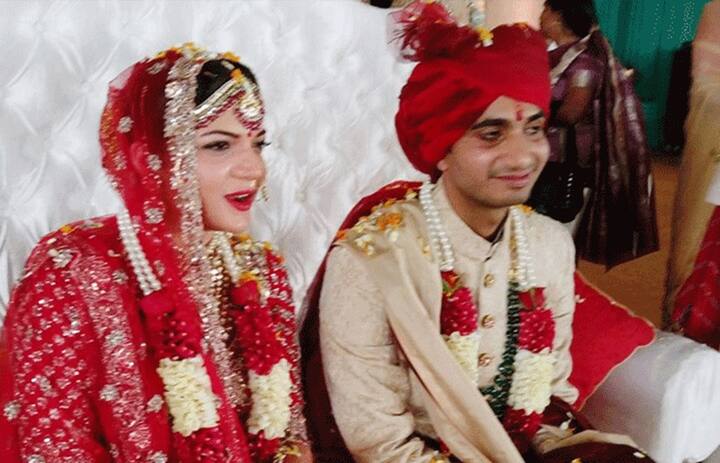 राजलक्ष्मी सिंह की शादी मुलायम सिंह यादव के भतीजे आदित्य से हुई है. आदित्य यादव शिवपाल यादव के बेटे हैं. राजलक्ष्मी सिंह ने लखनऊ यूनिवर्सिटी से ग्रेजुएशन किया है. वह हाउसवाइफ हैं.