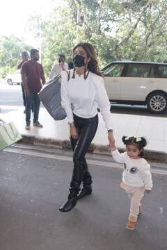 Shilpa Shetty's TWINS With Baby Daughter Samisha At The Airport- See Pics