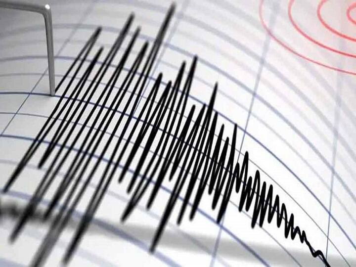 An earthquake shook Rapar in East Kutch કચ્છમાં ફરી ધરા ધ્રુજી, મધ્ય રાત્રિએ ભૂકંપનો આંચકો આવતા ફફડાટ