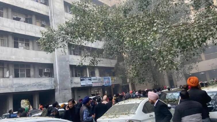 Blast rocks Ludhiana court complex Ludhiana Court Blast: લુધિયાણા કોર્ટ પરિસરમાં વિસ્ફોટ, બેનાં મોત