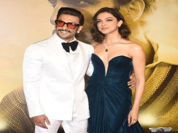 83 Movie Premiere: Ranveer Singh Kissed His Wife And Actress Deepika Padukone During 83 Movie Premiere 83 Movie Premiere: 83 के प्रीमियर के दौरान Ranveer Singh हुए आउट ऑफ कंट्रोल, कैमरे की परवाह किए बिना Deepika Padukone को किया किस