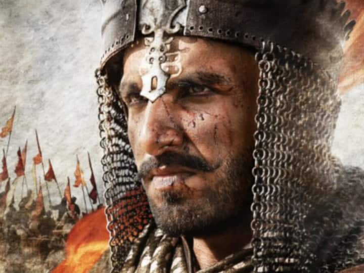 Ranveer Singh, Deepika Padukone and Priyanka Chopra starrer 'Bajirao Mastani', which released in December 2015, collected Rs 12.80 crore on its first day. The period drama, which clashed with Shah Rukh Khan and Kajol's 'Diwale' at the box office,  managed to impress the audience with its intriguing storyline and impeccable performances of the lead actors. (Source- Taran Adarsh's Twitter)