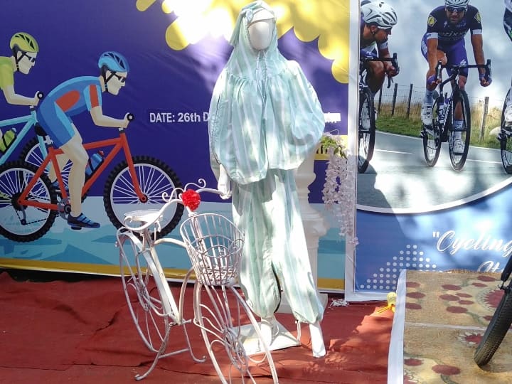 Inodre News Bohra Community Cyclothon women in new design of Burqa ANN Inodre News: इंदौर में बोहरा समाज ने पहली बार बदला बुर्का परिधान का डिजाइन, जानें क्या है इसके पीछे की वजह?