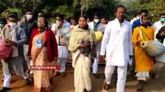 Santiniketan: প্রথা মেনে রবীন্দ্রসঙ্গীত দিয়ে শুরু উৎসবের, এবছরও হচ্ছে না ঐতিহ্যবাহী পৌষ মেলা | Bangla News