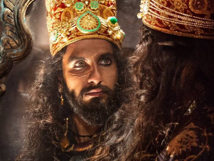 It won't be wrong to say that nobody could have played the role of Sultan Alauddin Khilji better than Ranveer Singh in Sanjay Leela Bhansali's 'Padmaavat'. The talented artist gave his blood, sweat and heart to the period drama, which arrived in the cinema halls on January 25, 2018. The film co-starring Deepika Padukone and Shahid Kapoor minted Rs 19 crore on the opening day despite the controversy surrounding it. (Source- Taran Adarsh’s Twitter)