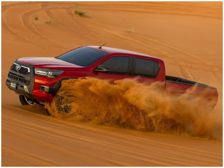 Toyota Hilux Review: 8 इंच टचस्क्रीन और 18 इंच के व्हील्स के साथ आएगी दमदार इंजन वाली टोयोटा हिलक्स, ये फीचर भी मिलेंगे