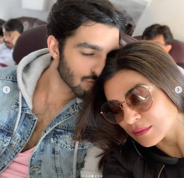 সূত্রের খবর, সুস্মিতা সেনের সঙ্গে সম্পর্ক ভেঙে যাওয়ার পর অভিনেত্রীর বাড়িতেও নাকি আর থাকেন না রহমান।