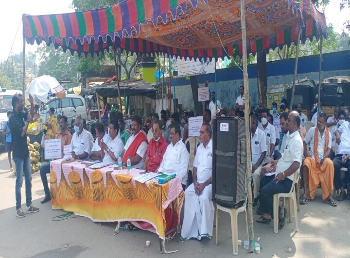 டோல்கேட்டுகளில் வசூல் ஆகும் தொகை குறித்து டிஜிட்டல் போர்டு வேண்டும் - லாரி உரிமையாளர்கள் சங்கம்