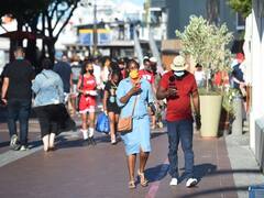 Omicron Variant: दक्षिण अफ्रीका में कोरोना आंकड़े में आयी गिरावट, ओमिक्रोन लहर के खत्म होने की उम्मीद