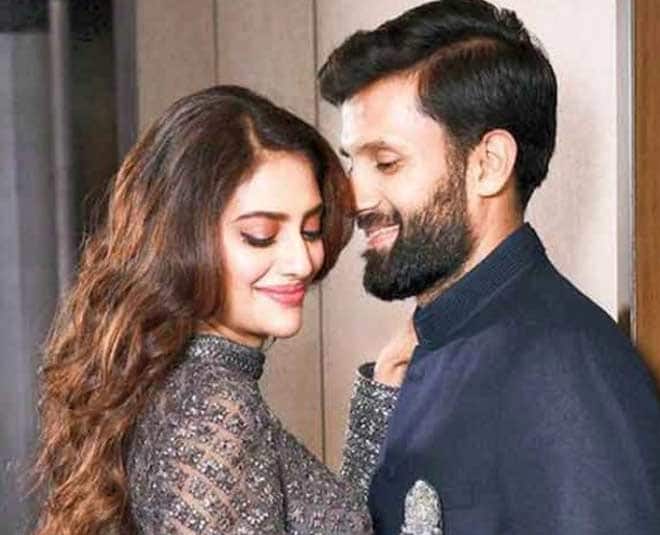 बंगाली एक्ट्रेस नुसरत जहां (Nusrat Jahan) भी निखिल जैन से अपनी पहली शादी टूटने की वजह से चर्चा में रहीं. नुसरत ने निखिल पर पैसों के गबन और धोखाधड़ी के आरोप लगाए और कह दिया कि उनकी शादी मान्य नहीं है क्योंकि ये तुर्की में हुई थी और इंडिया में इसे कभी रजिस्टर ही नहीं करवाया गया. दोनों की शादी दो साल टिकी.