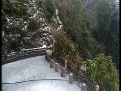 Kalimpong Snowfall : দেখুন কীভাবে বরফের চাদরে ঢেকেছে কালিম্পং