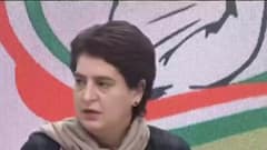 UP : Ayodhya भूमि खरीद मामले पर Priyanka Gandhi ने कहा 'लोगों की आस्था पर पहुंचाई जा रही चोट'।