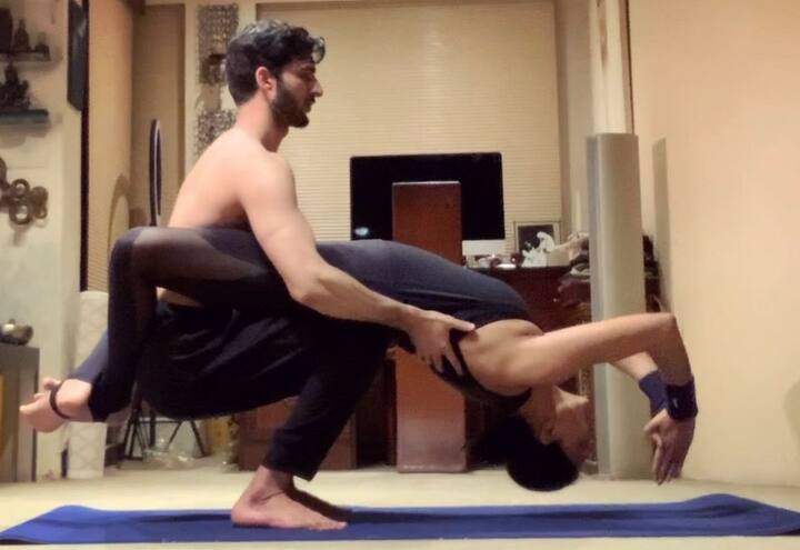 लेकिन अब इनका रिश्ता खत्म हो चुका है लेकिन प्यार नहीं. सुष्मिता ने अपनी पोस्ट में बड़ी ही खूबसूरत बात लिखी है – ‘शुरुआत दोस्ती से हुई और दोस्ती कायम रहेगी. रिश्ता खत्म हुई लेकिन प्यार नहीं.’ (फोटो – सोशल मीडिया)