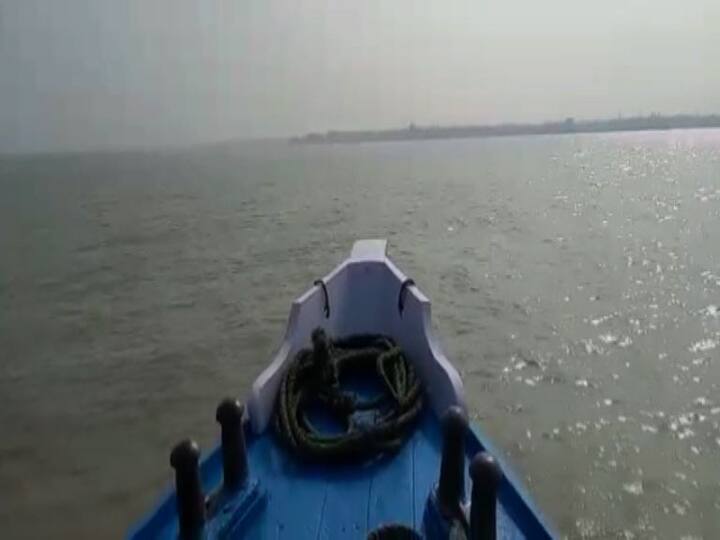 কলকাতা ধর্মতলা থেকে বাসে মাত্র দুই ঘন্টা। গাড়িতে যেতে সময় লাগবে দেড় ঘন্টা। এখানে রয়েছে বিলাসবহুল হোটেল, কটেজ থেকে শুরু করে বার কাম রেস্তোরাঁ, কনফারেন্স রুমসহ একাধিক সুবিধা।