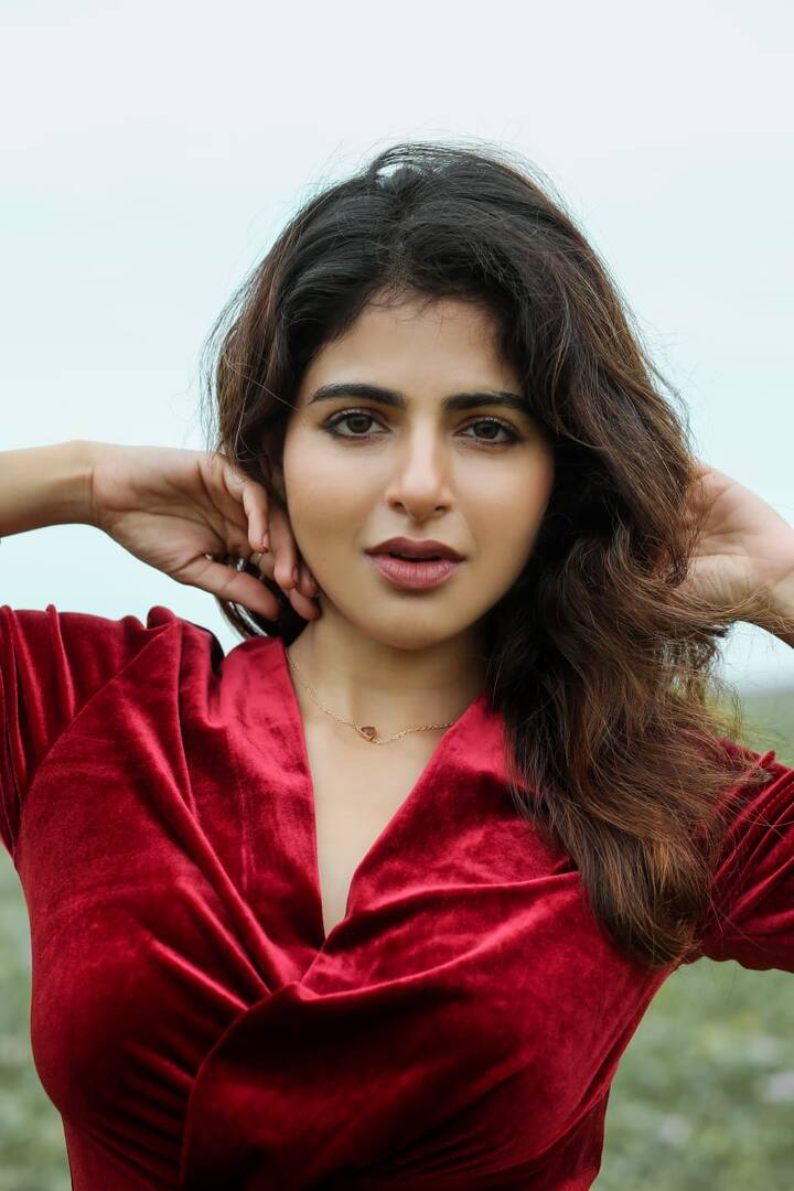 மருதாணி செவப்பு செவப்பு மகாராணி சிரிப்பு சிரிப்பு