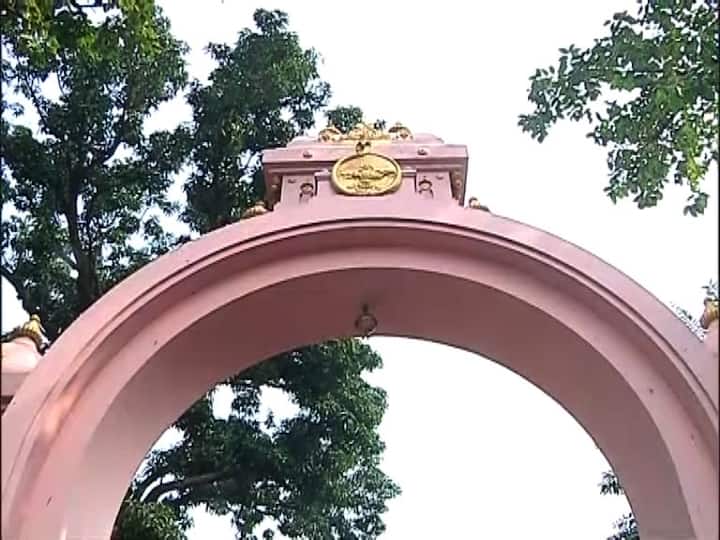 ১ থেকে ৩ তারিখ পর্যন্ত উদ্যানবাটি বন্ধ রাখার সিদ্ধান্ত নেওয়া হয়েছে মঠের তরফে। তবে অনলাইনে দেখা কল্পতরু উৎসব। বিস্তারিত জানতে চোখ রাখুন www.rkmcudyanbati.org -এ