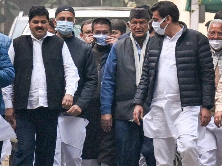 बैठक में स्पष्ट किया गया कि चुनाव के बाद कांग्रेस के जीतने पर मुख्यमंत्री किसे बनाया जाएगा, इस बारे में फैसला कांग्रेस अध्यक्ष सोनिया गांधी करेंगी. यादव ने कहा कि बैठक में तय हुआ कि मुख्यमंत्री के बारे में फैसला बाद में किया जाएगा. गोदियाल ने कहा कि रावत को जैसा परिवेश चाहिए होगा, बनाया जाएगा और सब उनका समर्थन करेंगे.