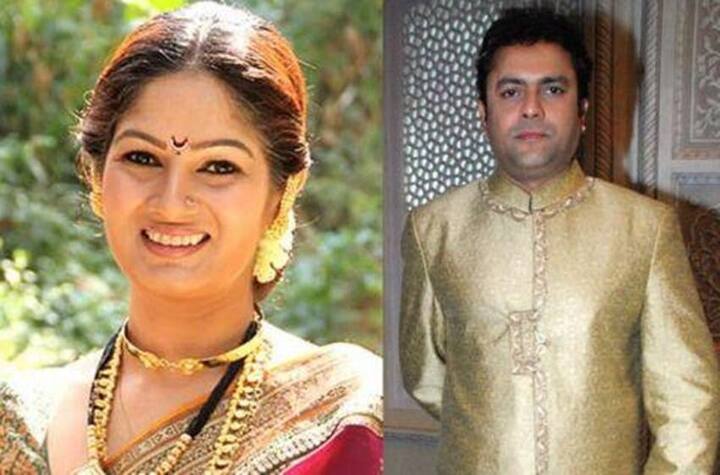 ये रिश्ता क्या कहलाता है फेम एक्टर संजीव सेठ ने एक्ट्रेस रेशम टिपनिस से शादी की थी. दोनों की शादी 1993 से 2004 तक चली. 11 सालों तक मैरिड लाइफ में रहने के बाद इस कपल ने तलाक लेकर अपने रास्ते अलग कर लिये थे.