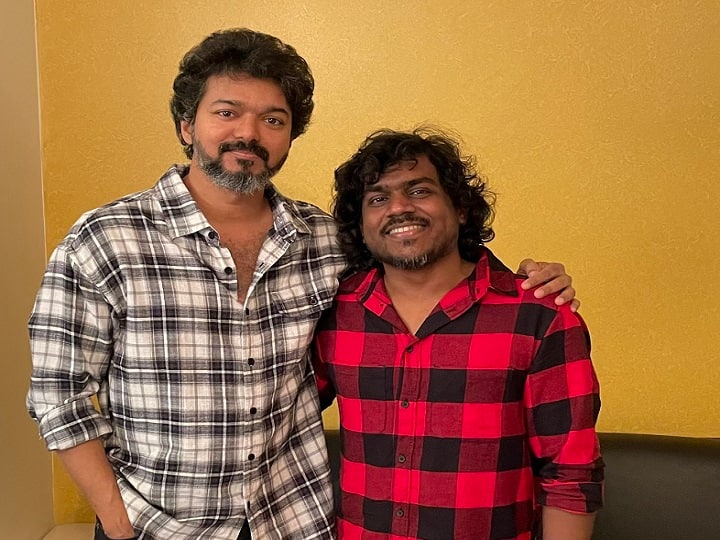Yuvan Shankar-Vijay: 18 ஆண்டுகளுக்குப் பின் இணையும் விஜய்-யுவன்... வருகிறதா அதிரடி அறிவிப்பு! Is Yuvan Shankar Raja to team up for Vijay Next Music Composer Yuvan shares Picture with Actor Yuvan Shankar-Vijay: 18 ஆண்டுகளுக்குப் பின் இணையும் விஜய்-யுவன்... வருகிறதா அதிரடி அறிவிப்பு!
