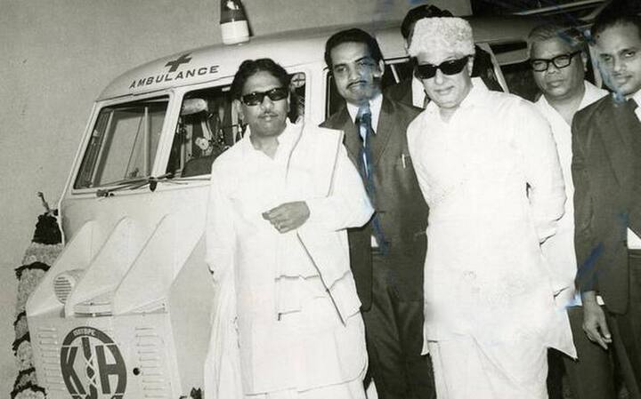 கருணாநிதியும், எம்.ஜி.ஆரும் தொடக்க காலத்தில் நெருங்கிய நண்பர்கள்