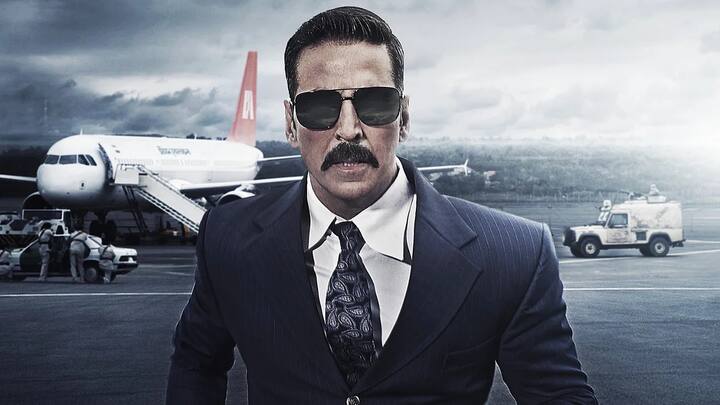 अक्षय कुमार (Akshay Kumar) इस साल फिल्म बैलबॉटम (Bell Bottom) और सूर्यवंशी (Sooryavanshi) में नजर आए हैं. मीडिया रिपोर्ट्स की मानें तो अक्षय कुमार अपने हर प्रोजेक्ट के लिए 115 करोड़ रुपये के आस-पास चार्ज कर रहे हैं. बता दें कि फिल्म सूर्यवंशी में तो अक्षय कुमार प्रोड्यूसर भी हैं.