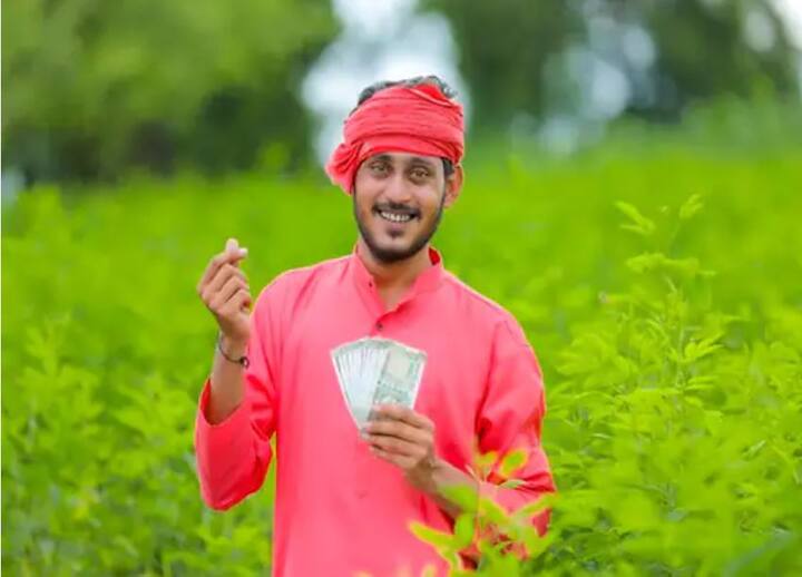 ইতিমধ্যেই সরকার সুবিধাভোগীদের মেসেজ করে এই বিষয়ে তথ্য দিয়েছে। কোন দিন আপনার অ্যাকাউন্টে টাকা ট্রান্সফার করা হবে তাও জানা   উচিত আপনার।