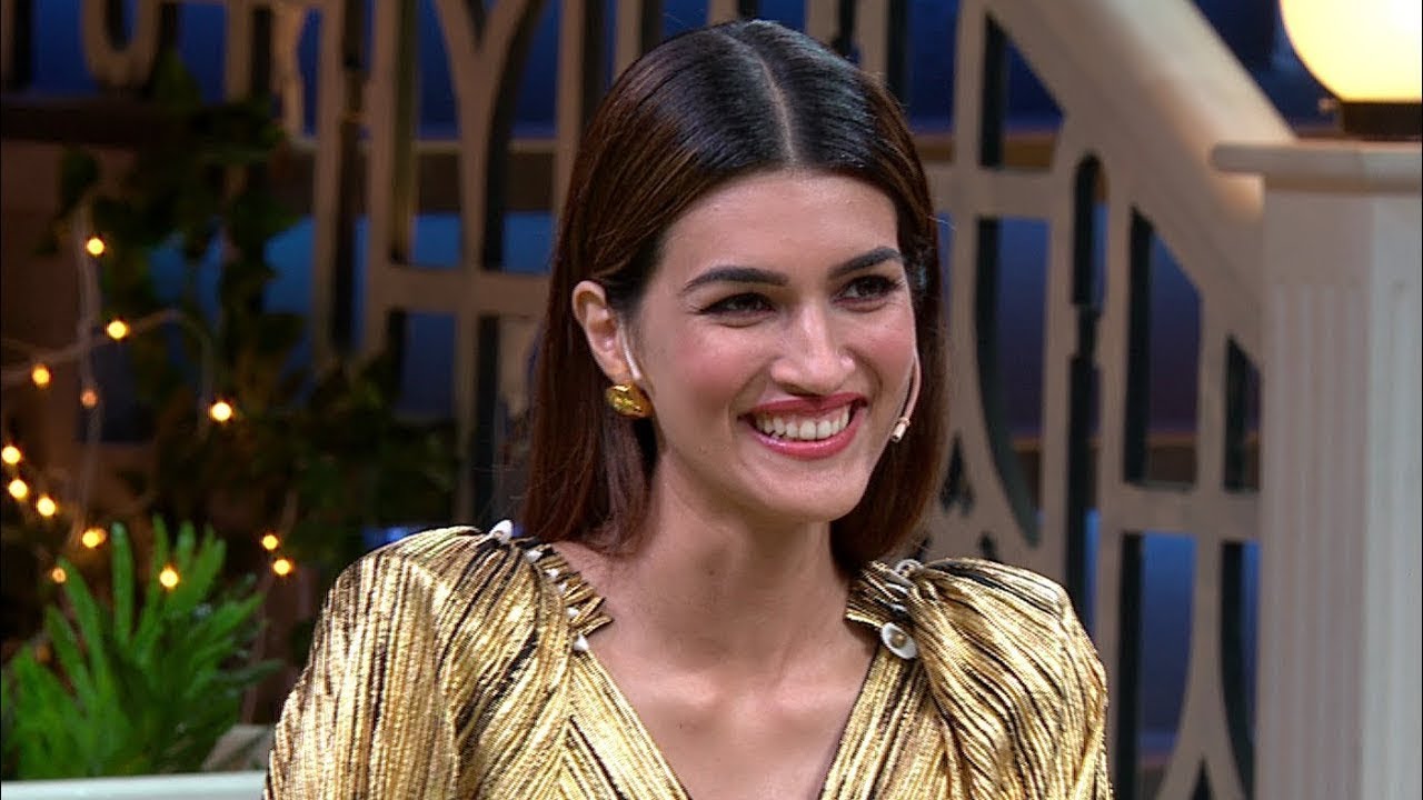 बाथरूम में बैठे बैठे निपटा लेती हैं सारे काम, Kapil Sharma के शो पर Kriti Sanon ने किया था खुलासा