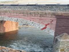 பொன்னை ஆற்று ரயில்வே பாலம் திடீர் சேதம் - ரயில்கள் ரத்தானதால் பொதுமக்கள் அவதி