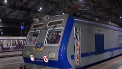 Mumbai Local : मध्य रेल्वेवर AC लोकलच्या अधिक 80 फेऱ्या वाढणार