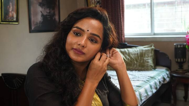 রোহন সেনের এই ছবিটি আমাদের সামাজিক প্রেক্ষাপটে রীতিমতো আয়না তুলে ধরার একটি হৃদয়স্পর্শী কাহিনী. যেটা অনেকেই হয়তো চারপাশে বা নিজস্ব জীবনে অনুভব করে থাকবেন